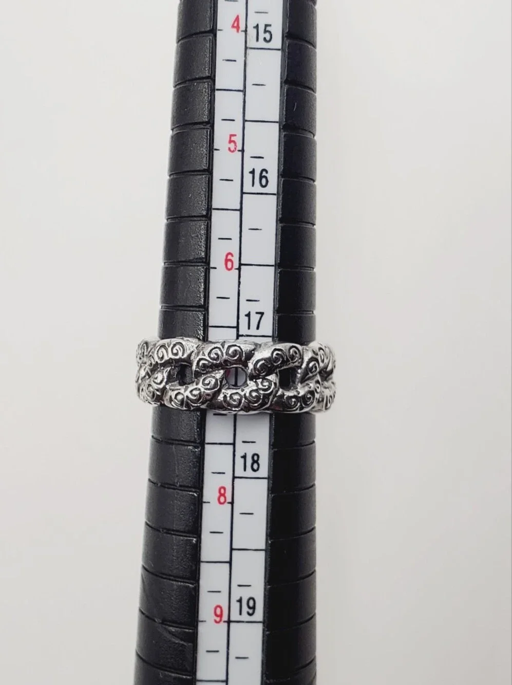 925 Sterling Silver Swirl Link Design Band Ring - Loop Eternity Style